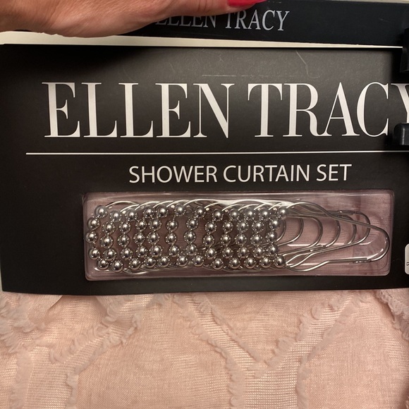 Blush shower curtain this is for 1 shower curtain the other has sold - Picture 3 of 5